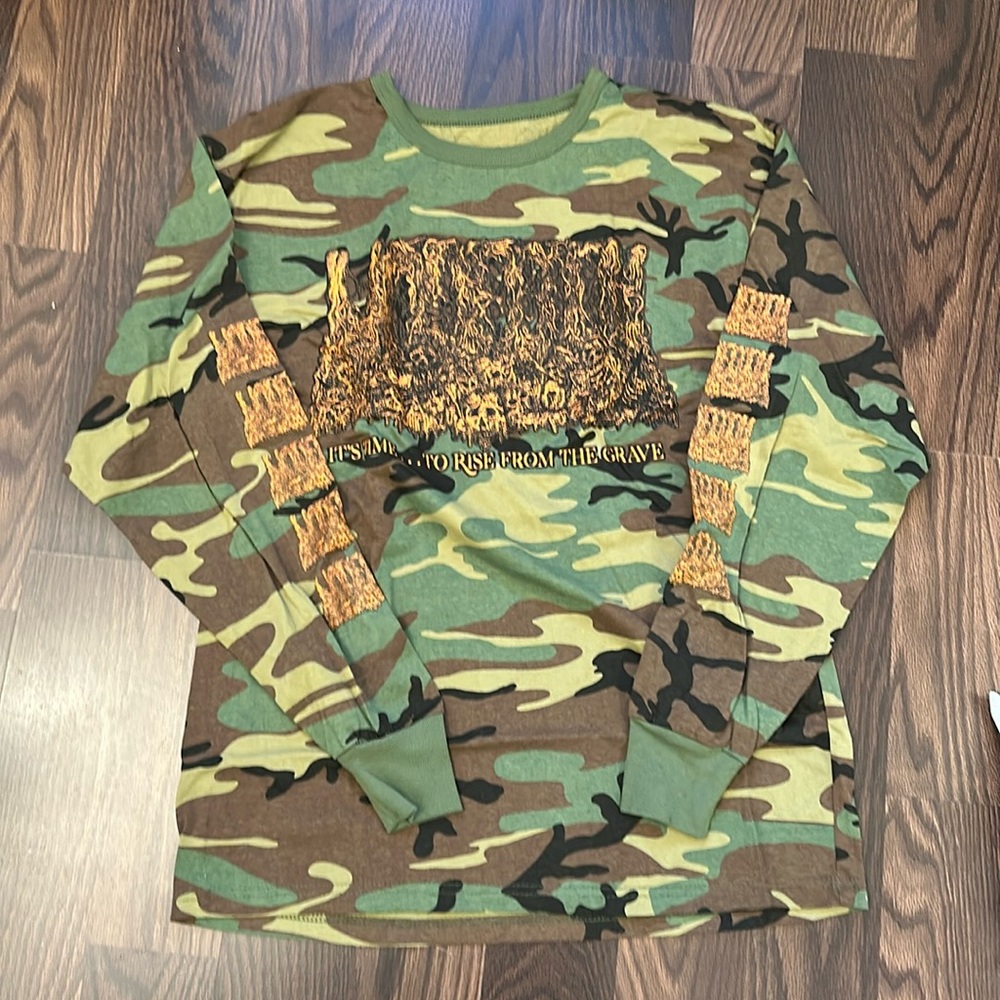 “Undeath” long sleeve camo tee shirt (Sold out online - New with tags) XL